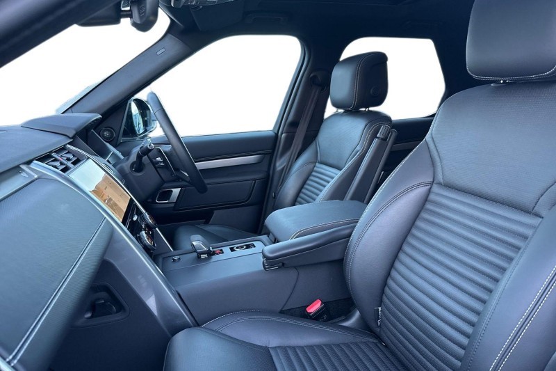 Used Land Rover Discovery 2024 for sale - 76984304: Photo 3
