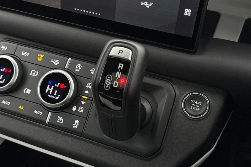 Used Land Rover Defender 2024 for sale - 77420521: Photo 13