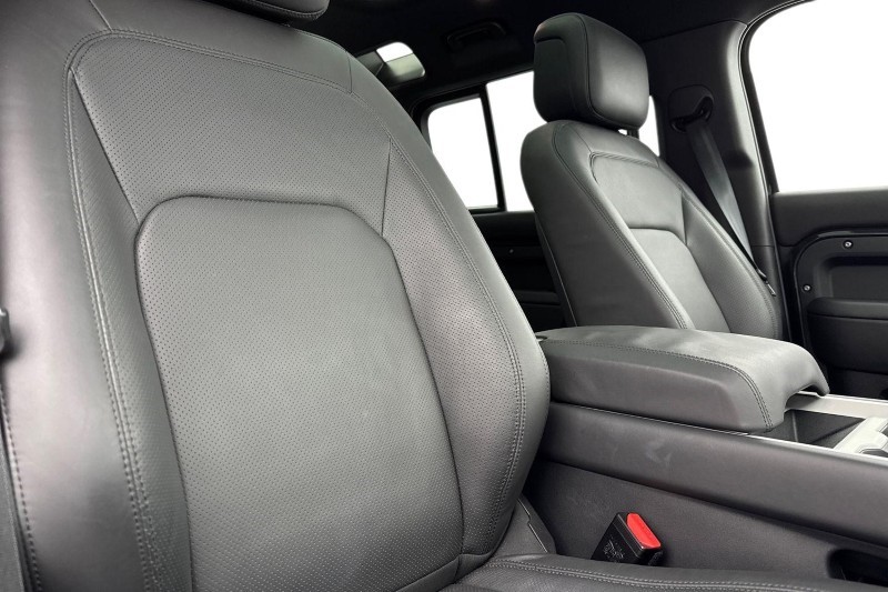 Used Land Rover Defender 2024 for sale - 77420521: Photo 26