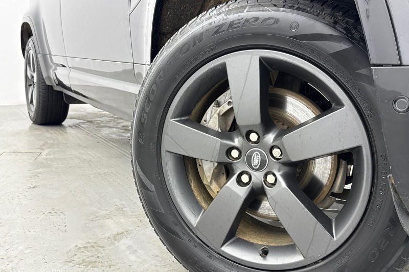 Used Land Rover Defender 2024 for sale - 77420521: Photo 40