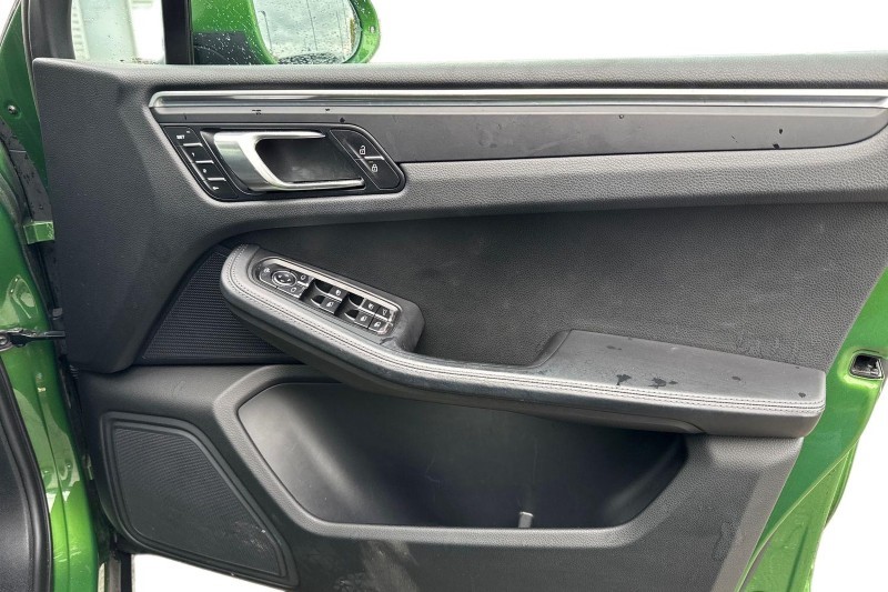 Used Porsche Macan 2020 for sale - 77106135: Photo 22