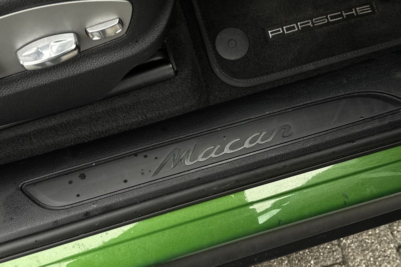 Used Porsche Macan 2020 for sale - 77106135: Photo 33