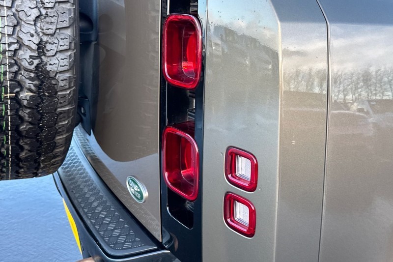 Used Land Rover Defender 2023 for sale - 76984331: Photo 42