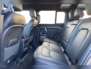 Used Land Rover Defender 2023 for sale - 76984331: Photo