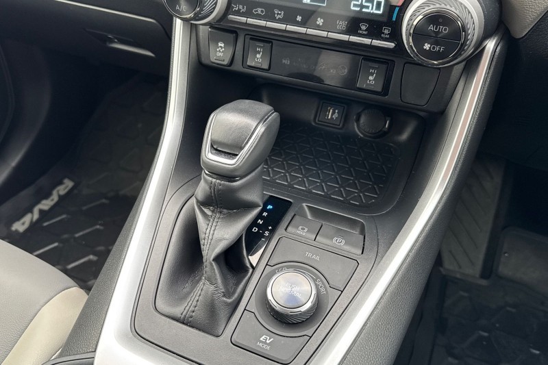 Used Toyota RAV4 2023 for sale - 76984351: Photo 13