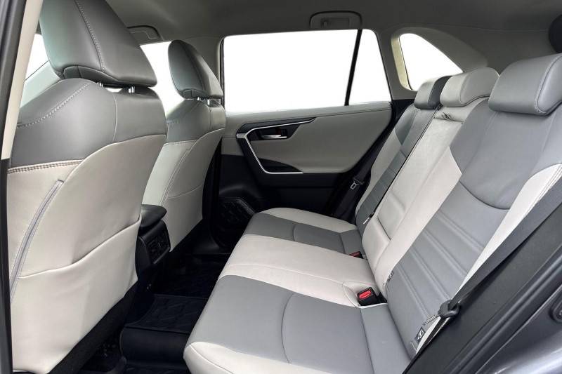 Used Toyota RAV4 2023 for sale - 76984351: Photo 4