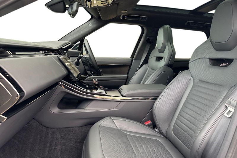 Used Land Rover Range Rover Sport 2024 for sale - 77918140: Photo 3