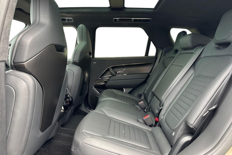 Used Land Rover Range Rover Sport 2024 for sale - 77918140: Photo 4