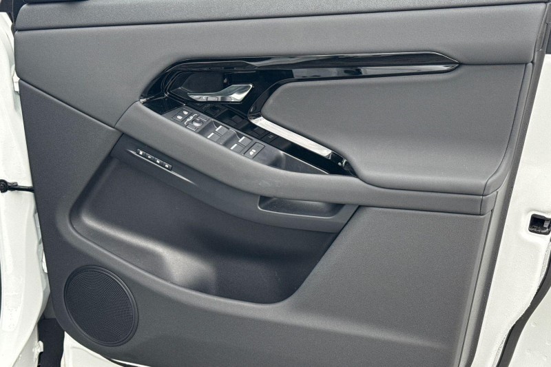 Used Land Rover Range Rover Evoque 2025 for sale - 77270952: Photo 21