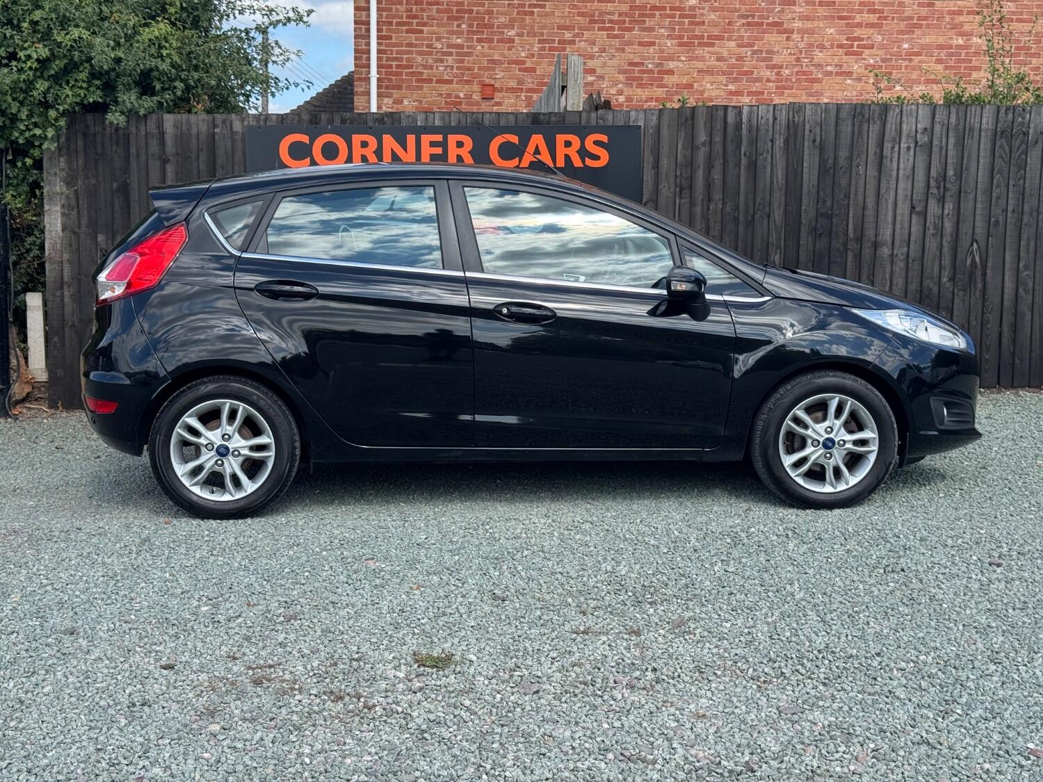 Used Ford Fiesta 2015 for sale - 76793636: Photo 7