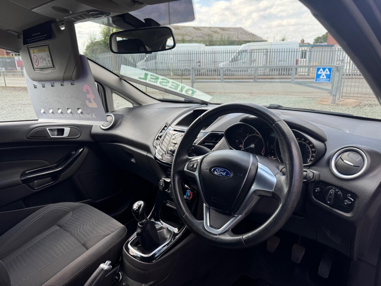 Used Ford Fiesta 2015 for sale - 76793636: Photo 9