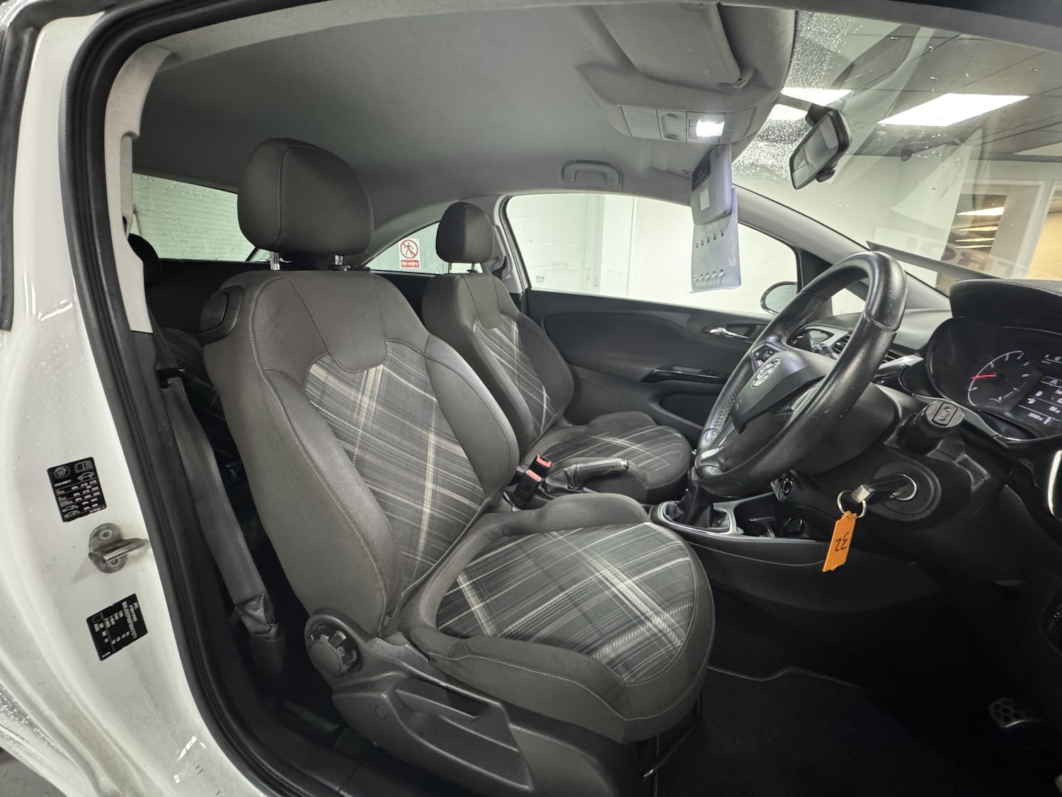 Used Vauxhall Corsa 2015 for sale - 77027924: Photo 6