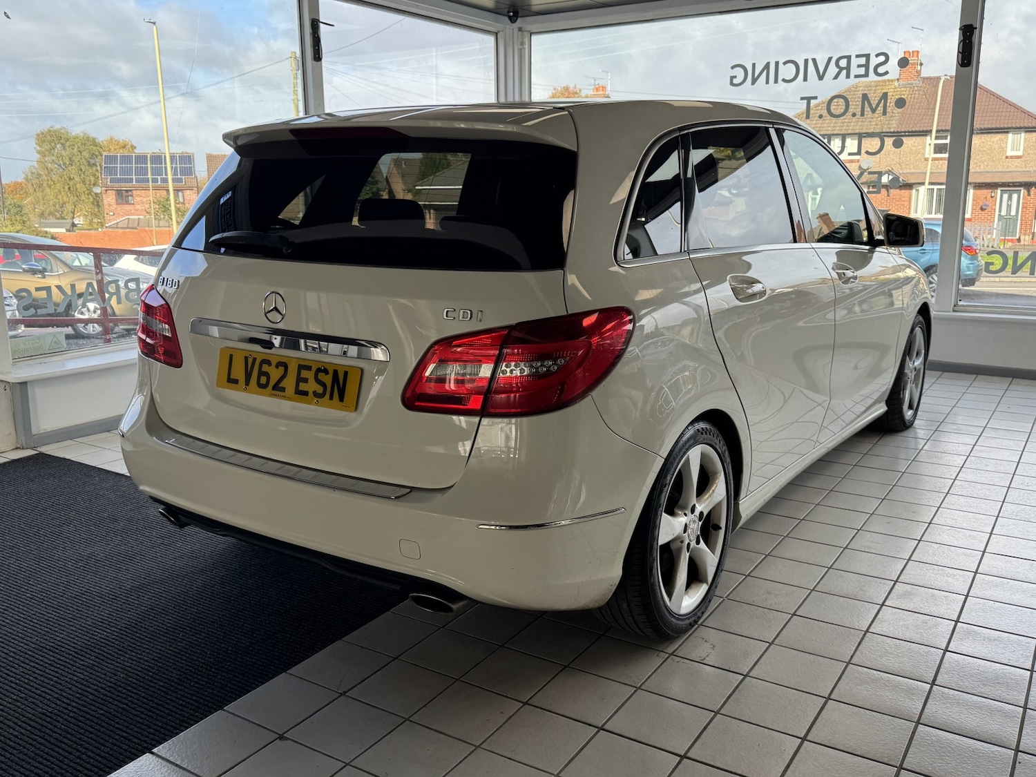 Used Mercedes-Benz B Class 2012 for sale - 76387335: Photo 3