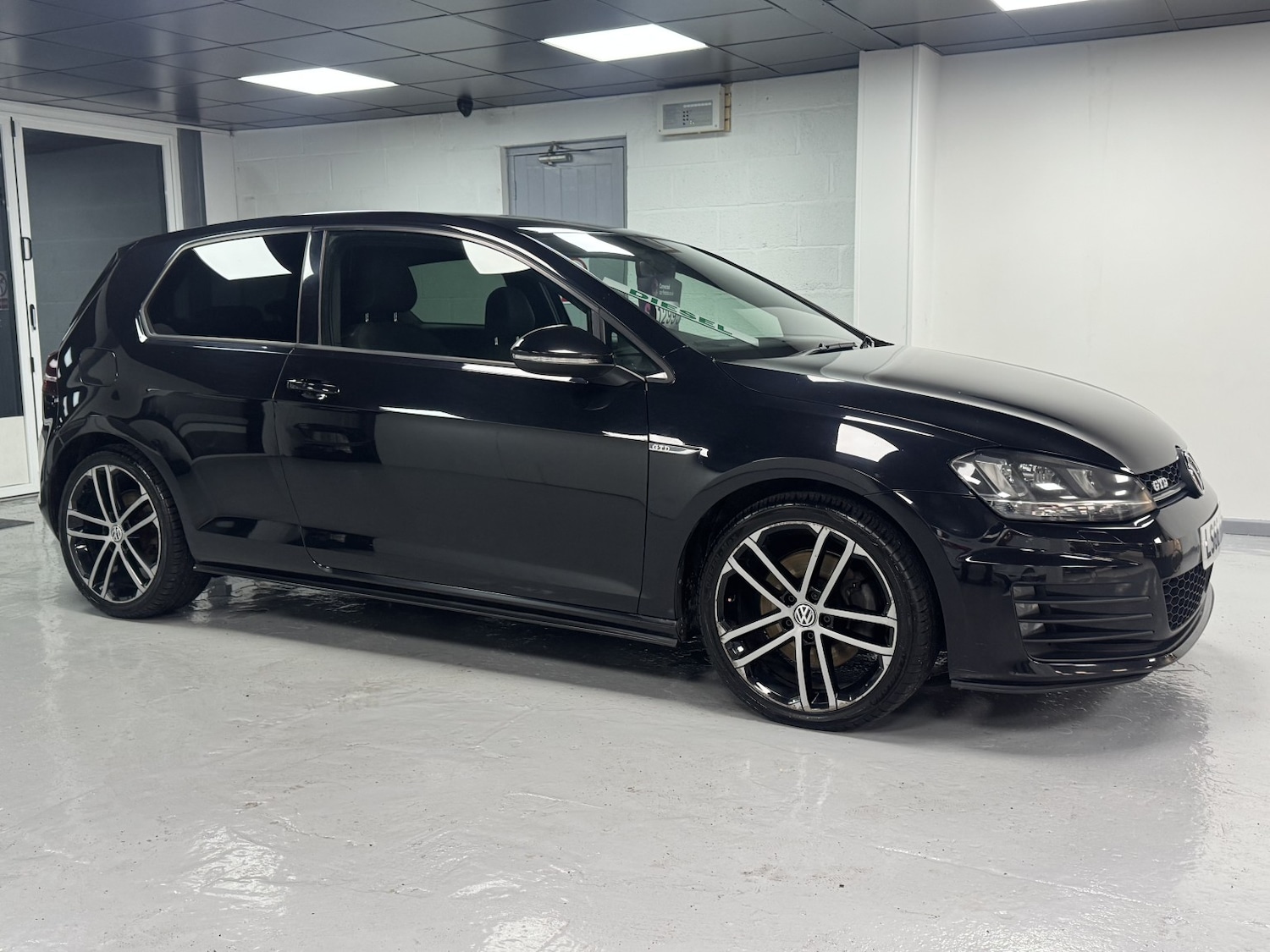 Used Volkswagen Golf 2016 for sale - 76837067: Photo 3