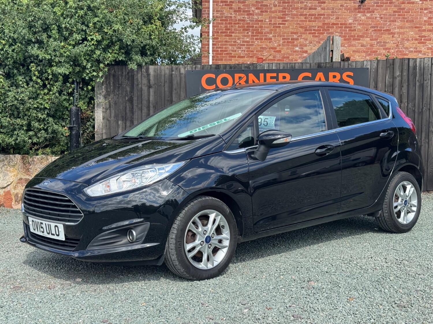 Used Ford Fiesta 2015 for sale - 77464910: Photo 2