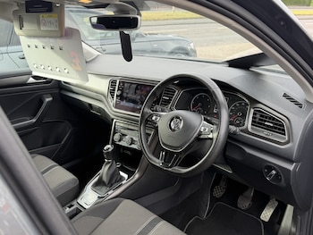 Used Volkswagen T-Roc 2019 for sale - 78835248: Photo