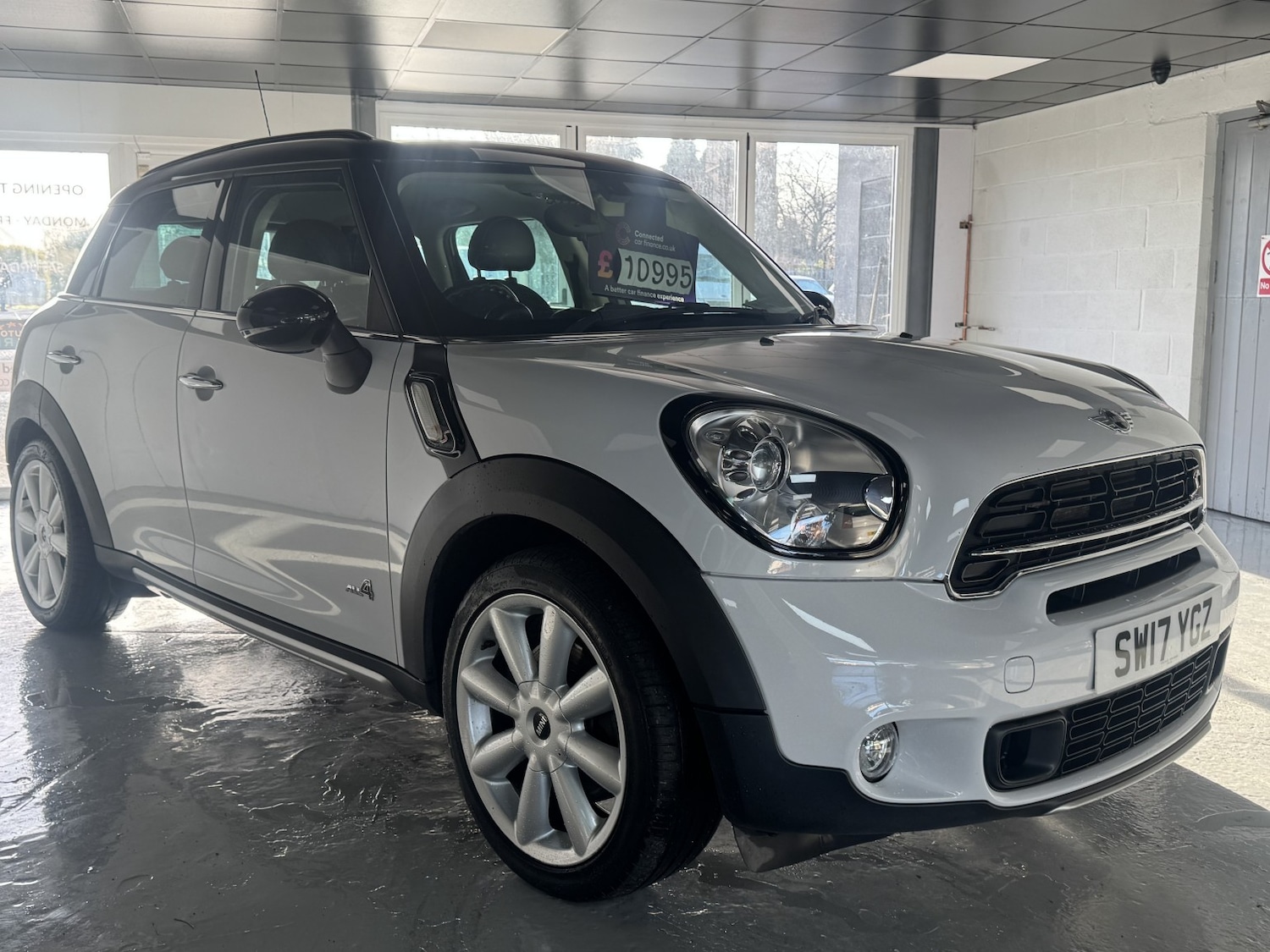 Used MINI Countryman 2017 for sale - 76935339: Photo 2