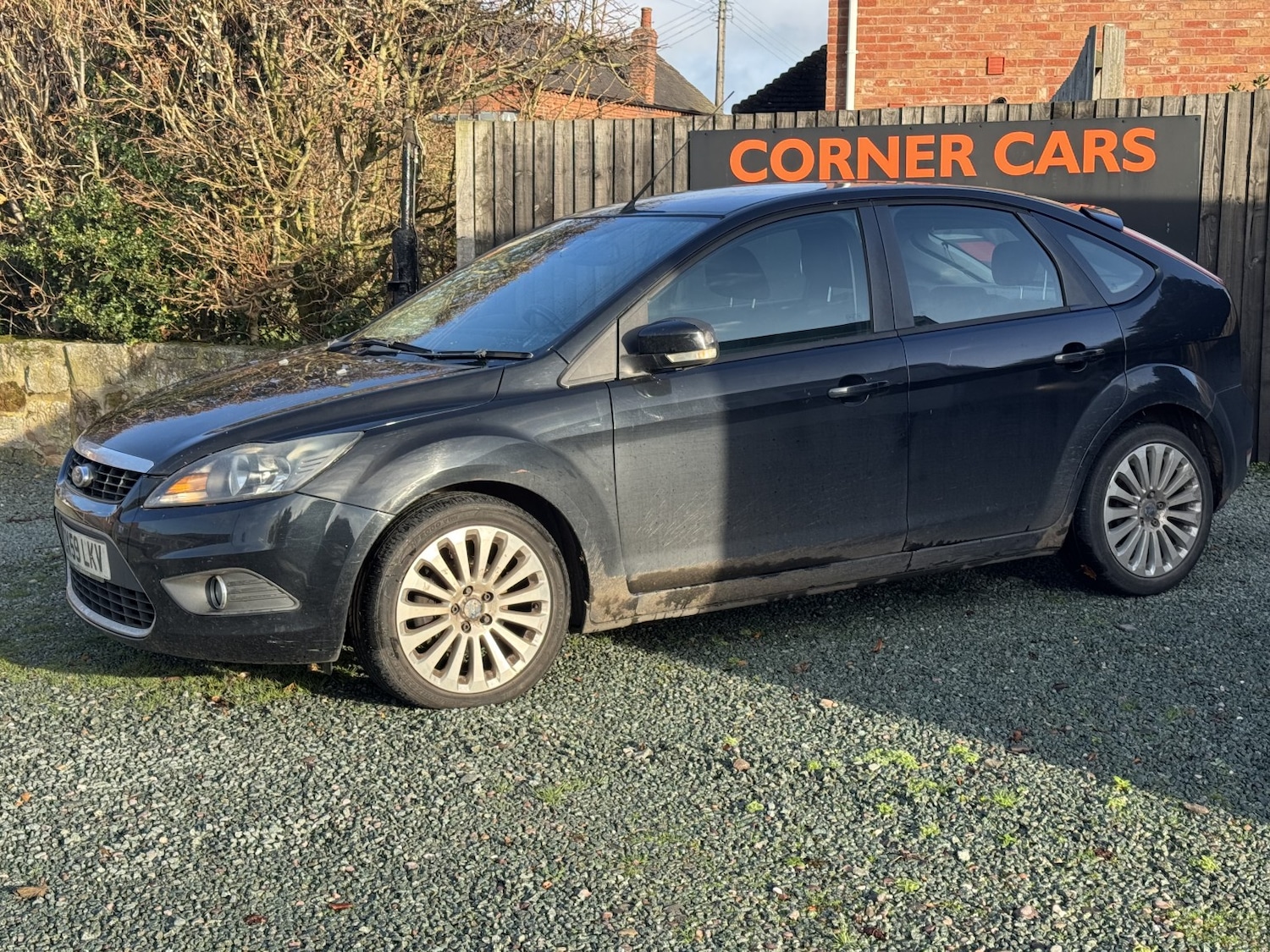 Used Ford Focus 2010 for sale - 76799182: Photo 2