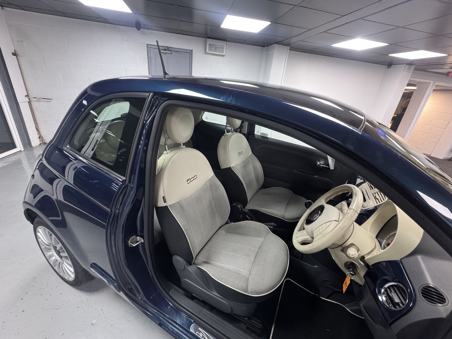 Used Fiat 500 2015 for sale - 77201178: Photo 10