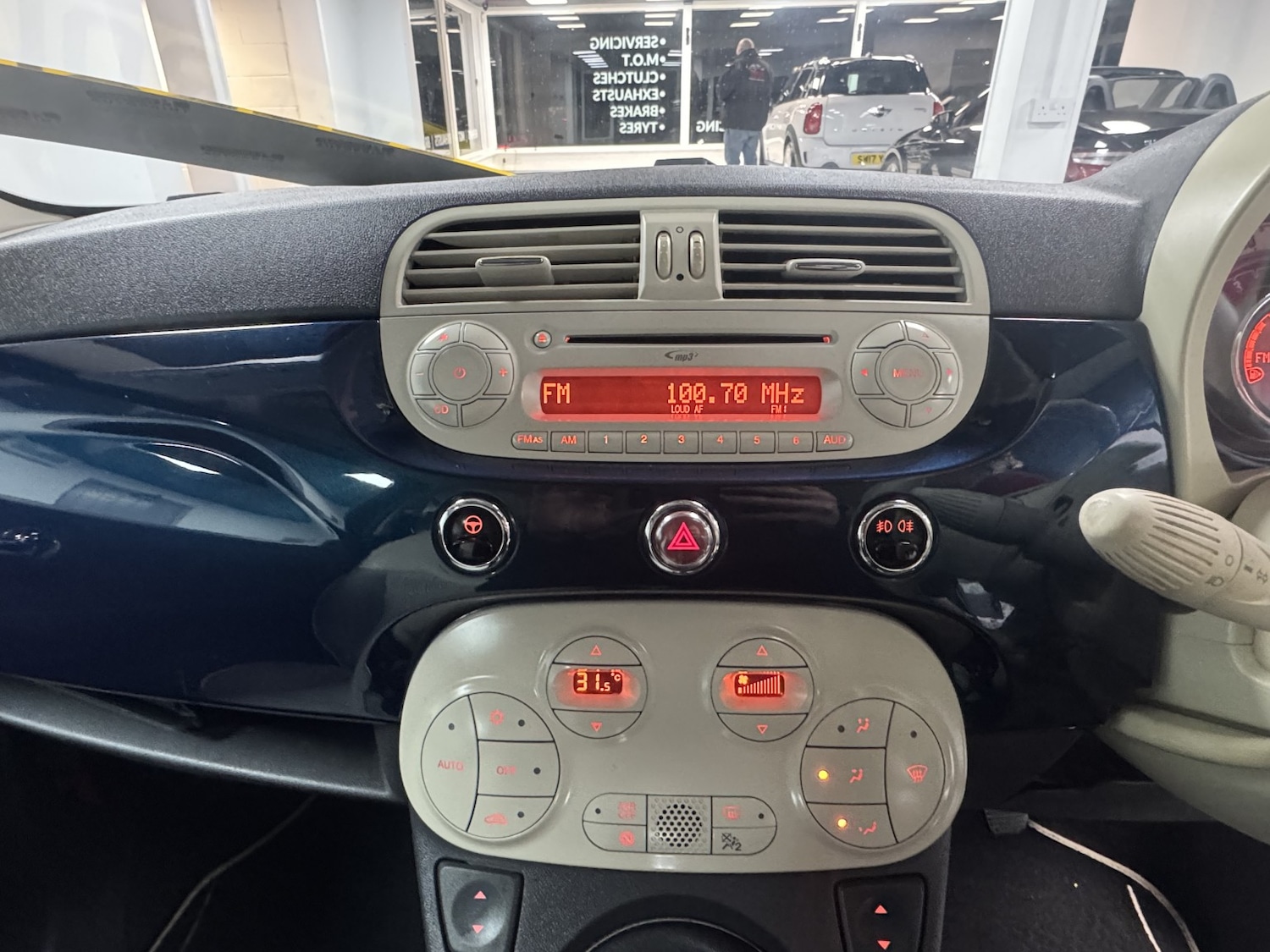 Used Fiat 500 2015 for sale - 77201178: Photo 9