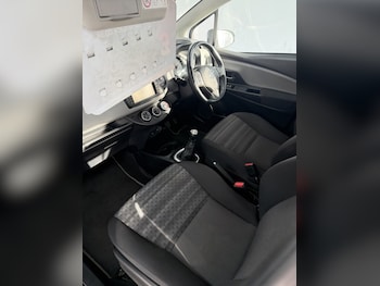 Used Toyota Yaris 2017 for sale - 76931434: Photo