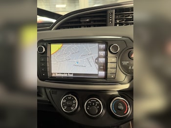 Used Toyota Yaris 2017 for sale - 76931434: Photo