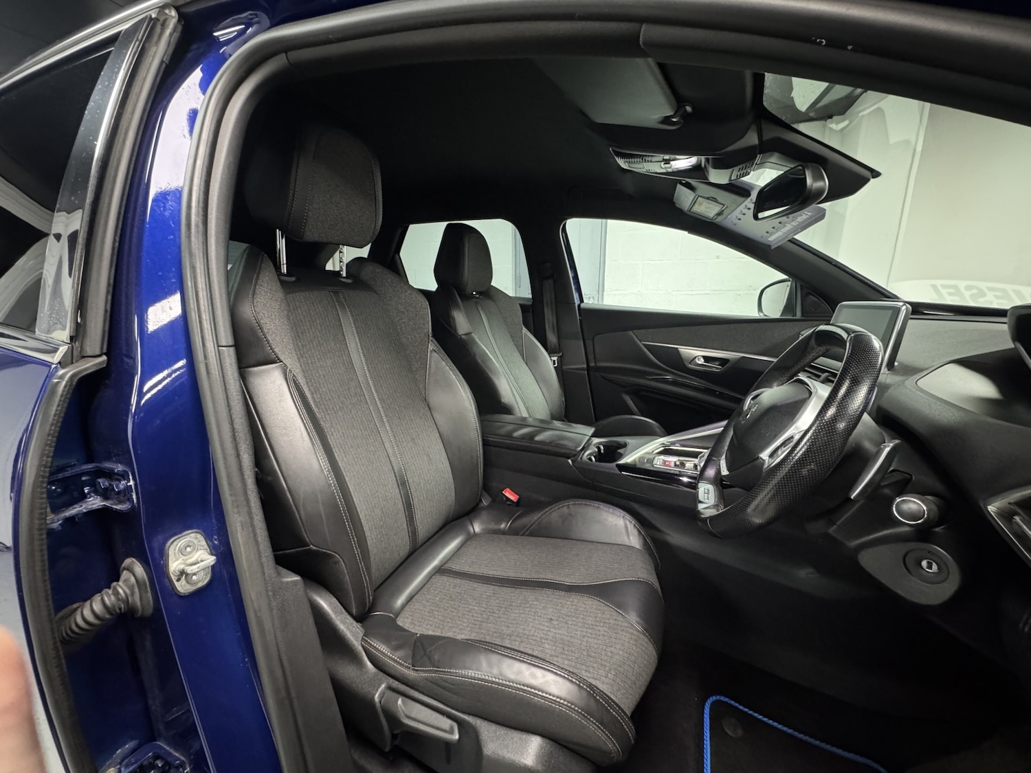 Used Peugeot 3008 2017 for sale - 77201179: Photo 11