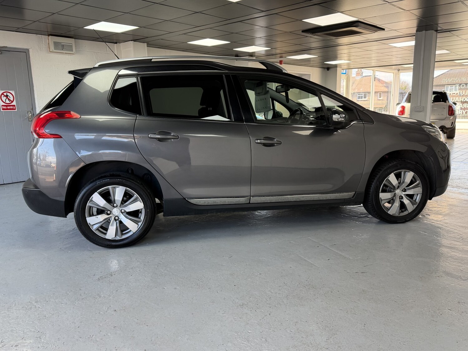 Used Peugeot 2008 2014 for sale - 77558530: Photo 16