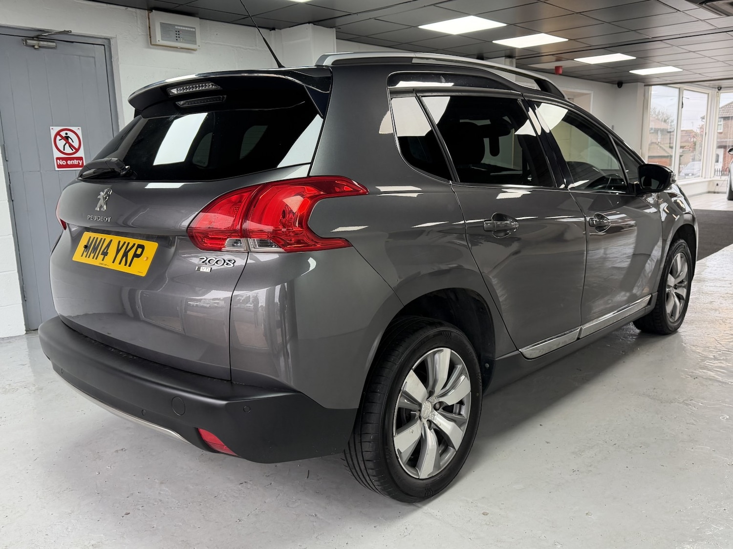 Used Peugeot 2008 2014 for sale - 77558530: Photo 4