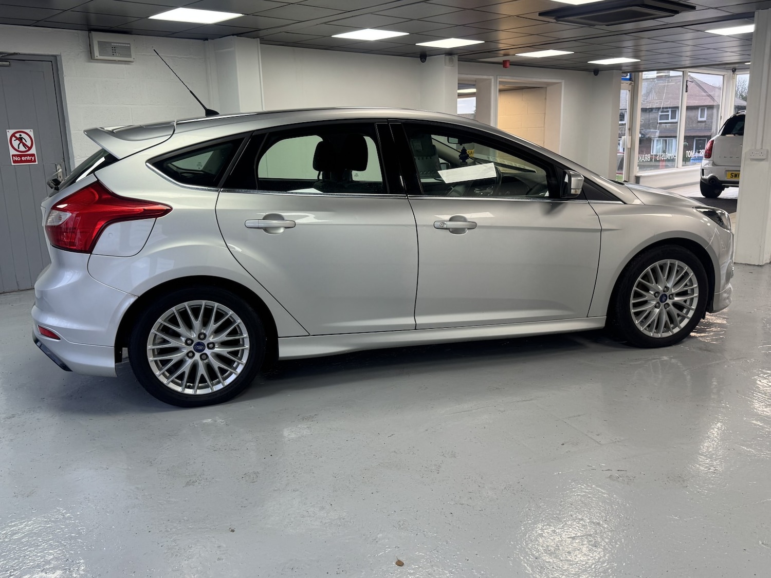 Used Ford Focus 2014 for sale - 76666119: Photo 15