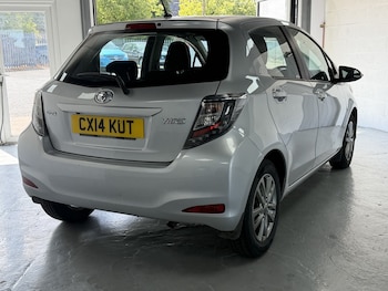 Used Toyota Yaris 2014 for sale - 79471062: Photo