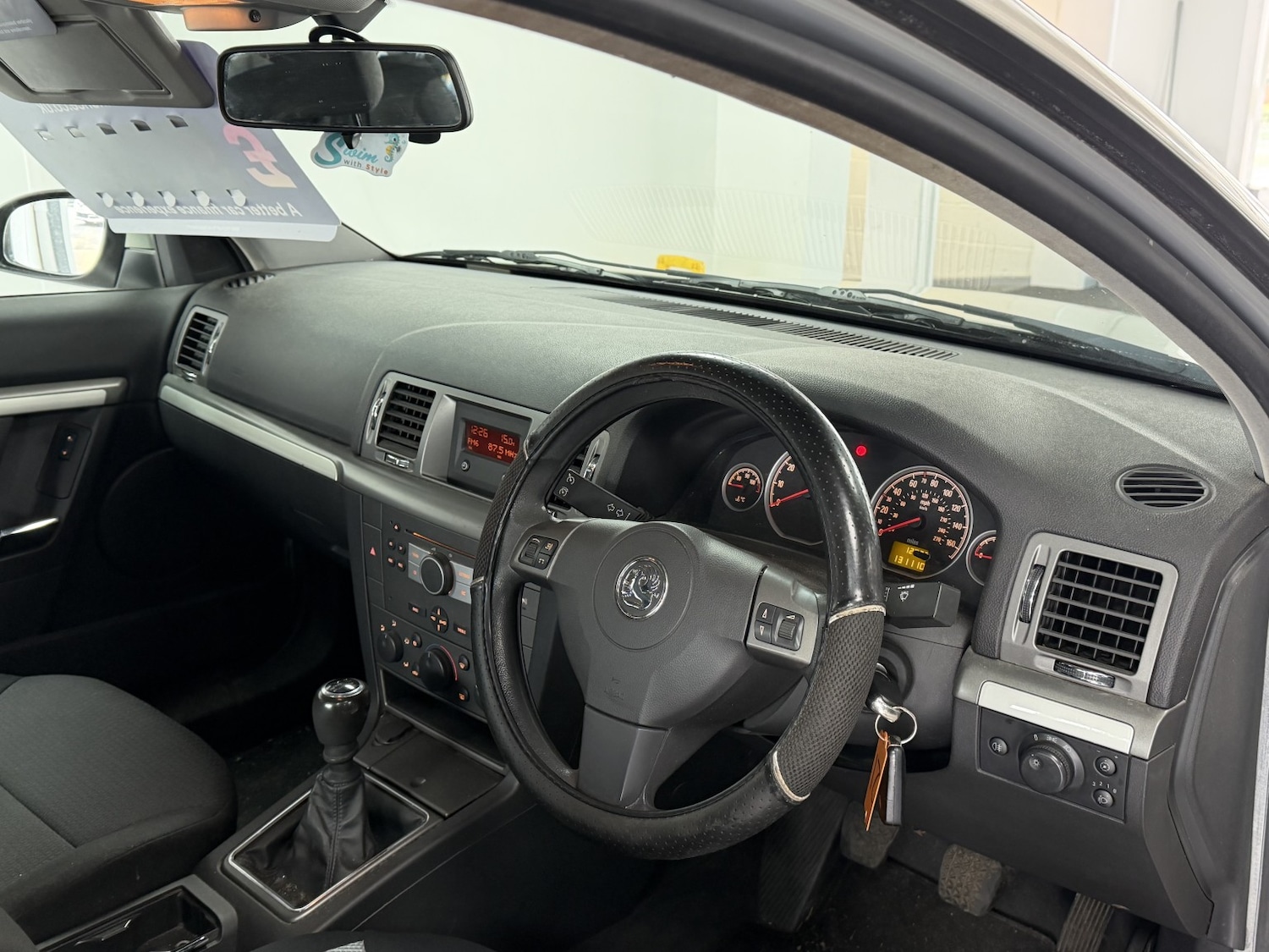 Used Vauxhall Vectra 2008 for sale - 78134951: Photo 2