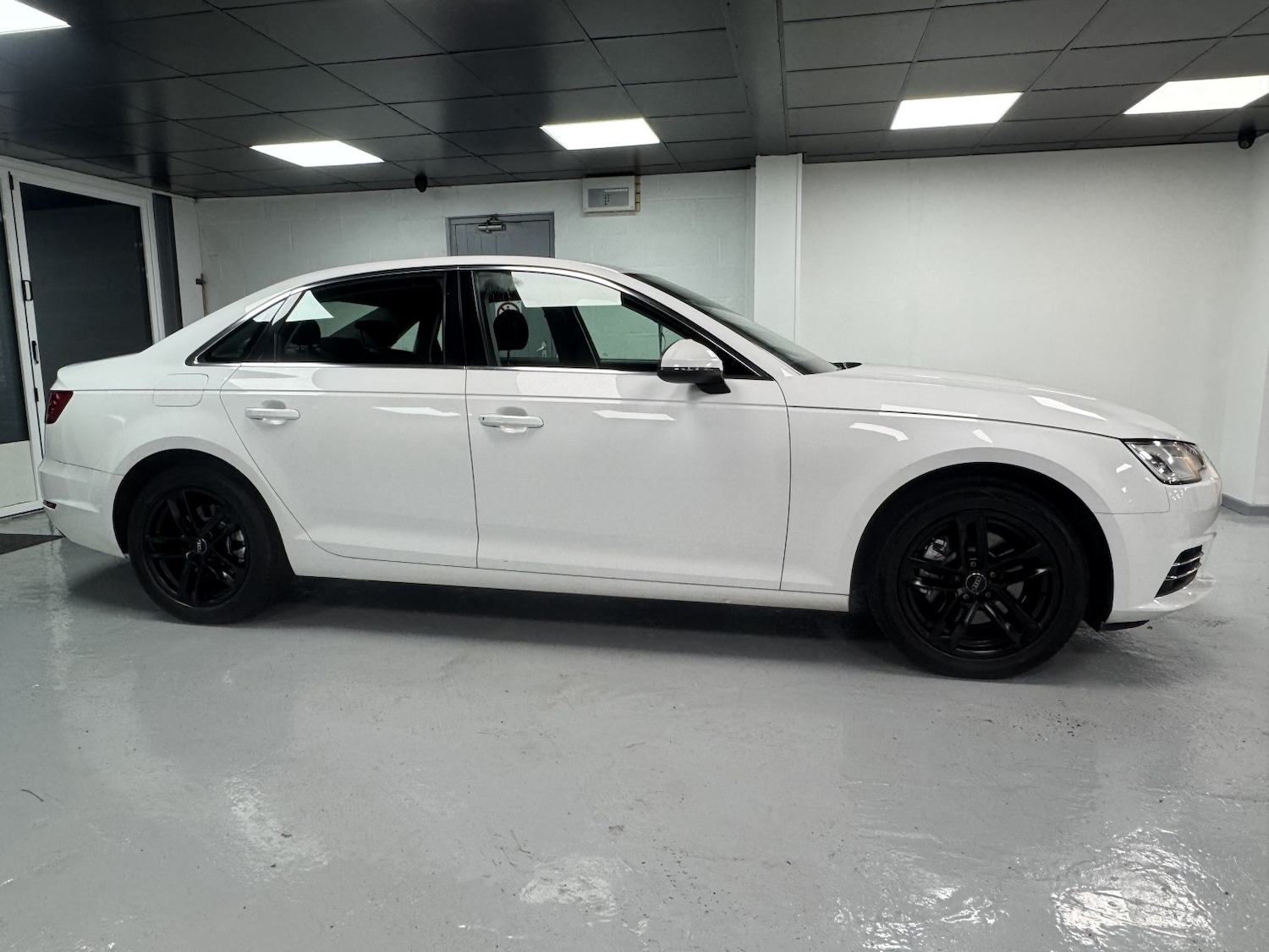 Used Audi A4 2016 for sale - 76751868: Photo 13