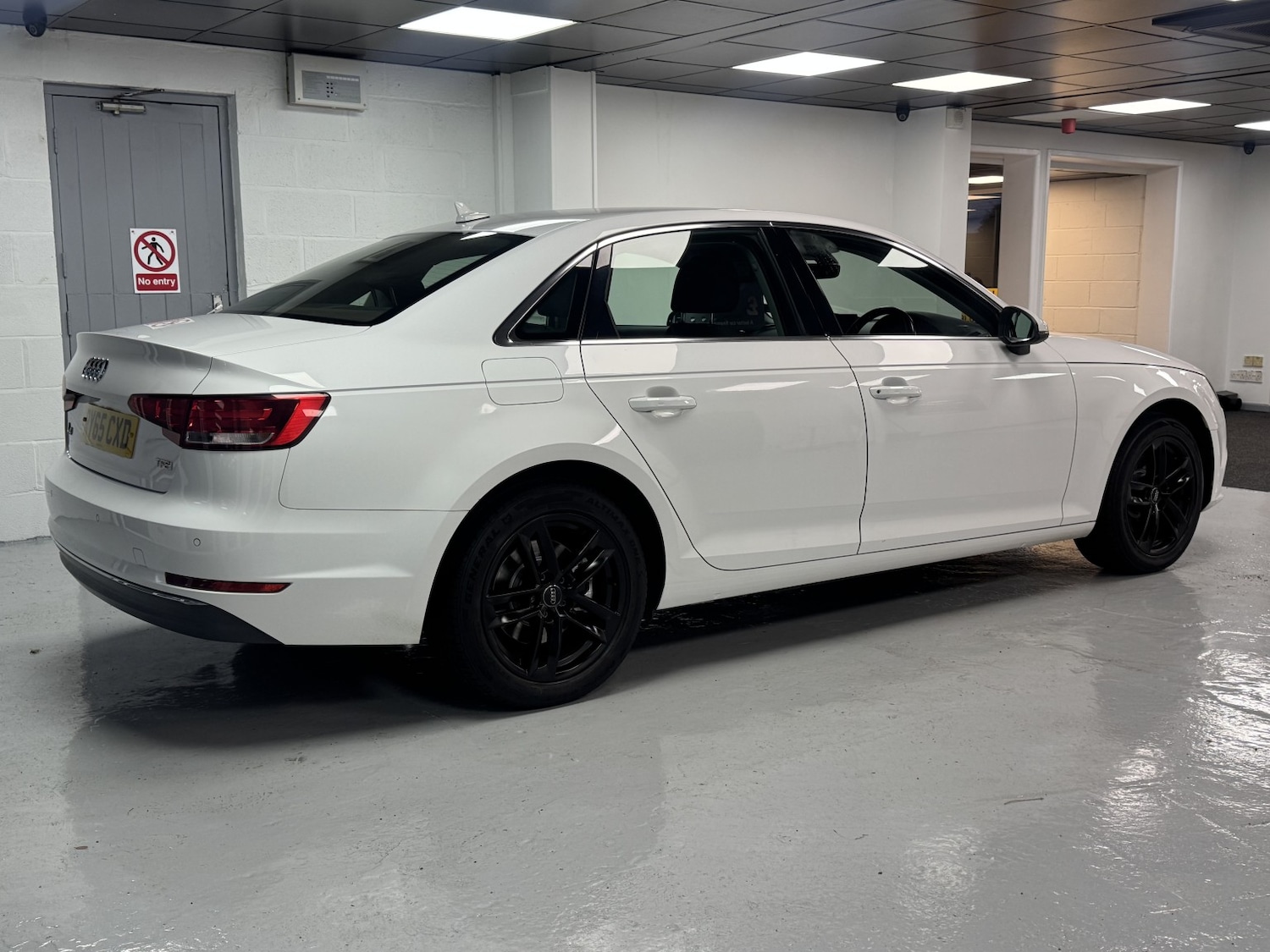 Used Audi A4 2016 for sale - 76751868: Photo 14