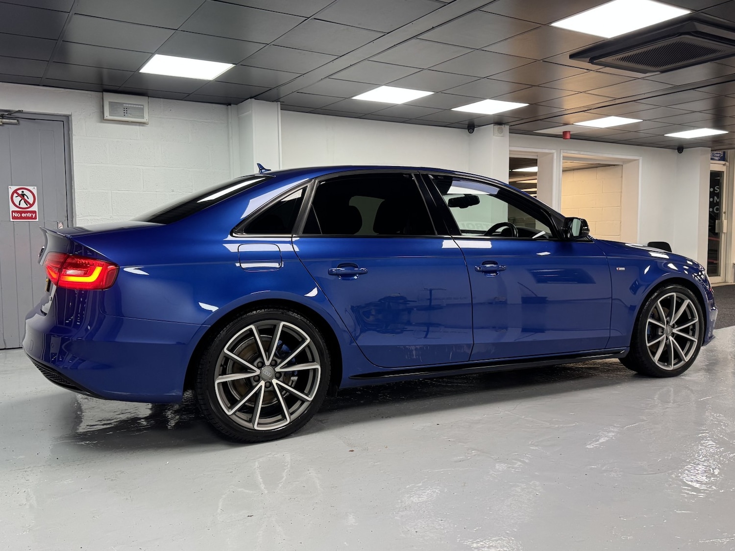 Used Audi A4 2015 for sale - 76666111: Photo 18