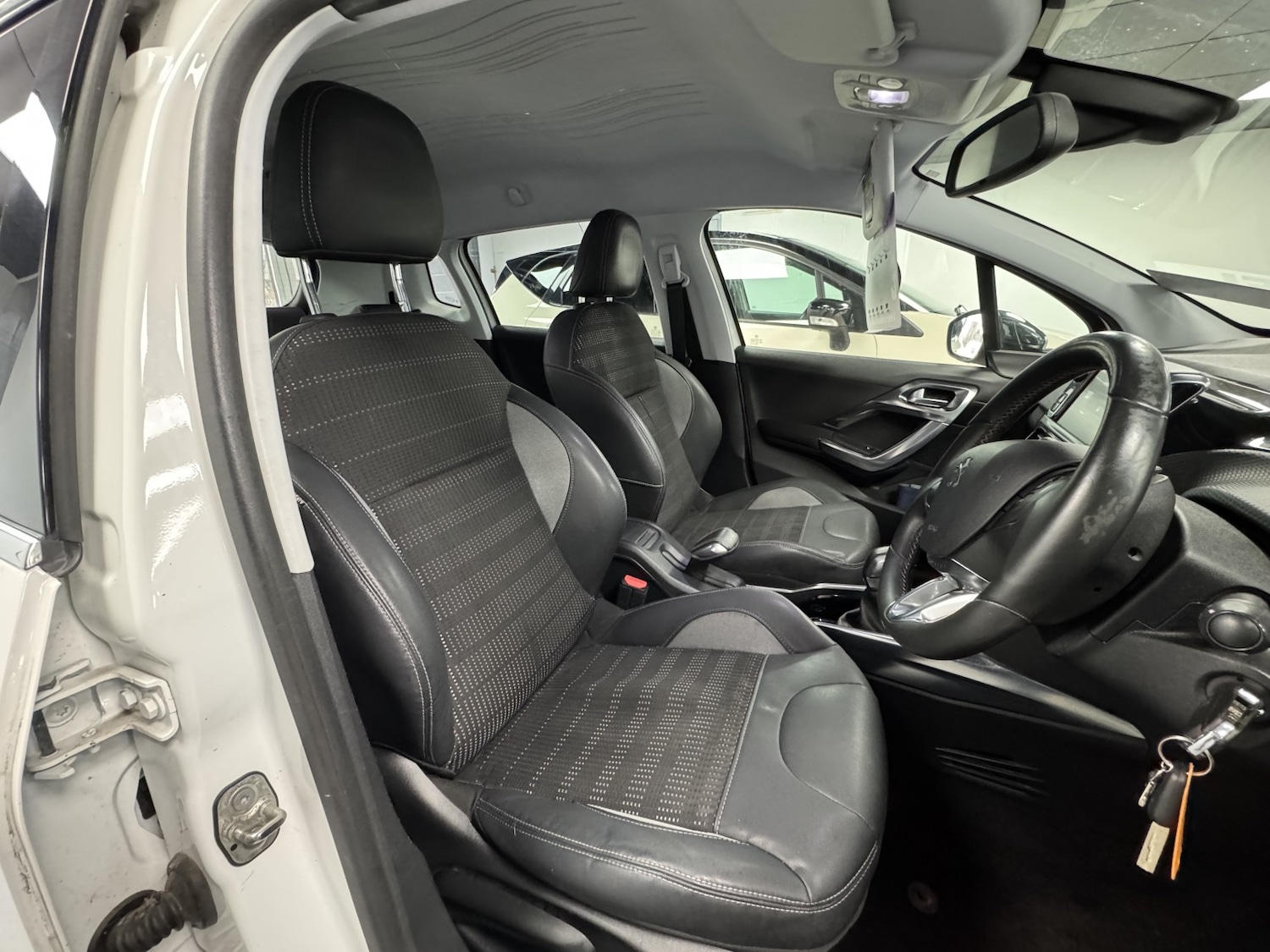 Used Peugeot 2008 2015 for sale - 77395204: Photo 5