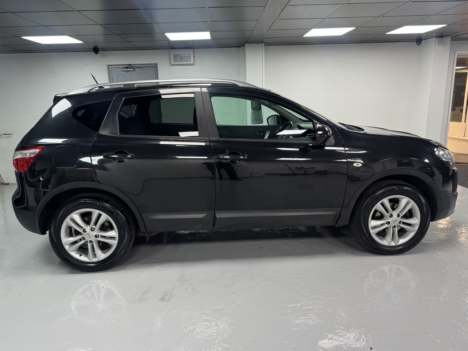 Used Nissan Qashqai 2010 for sale - 76347227: Photo 14
