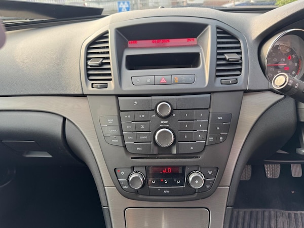 Used Vauxhall Insignia 2010 for sale - 75413067: Photo 11