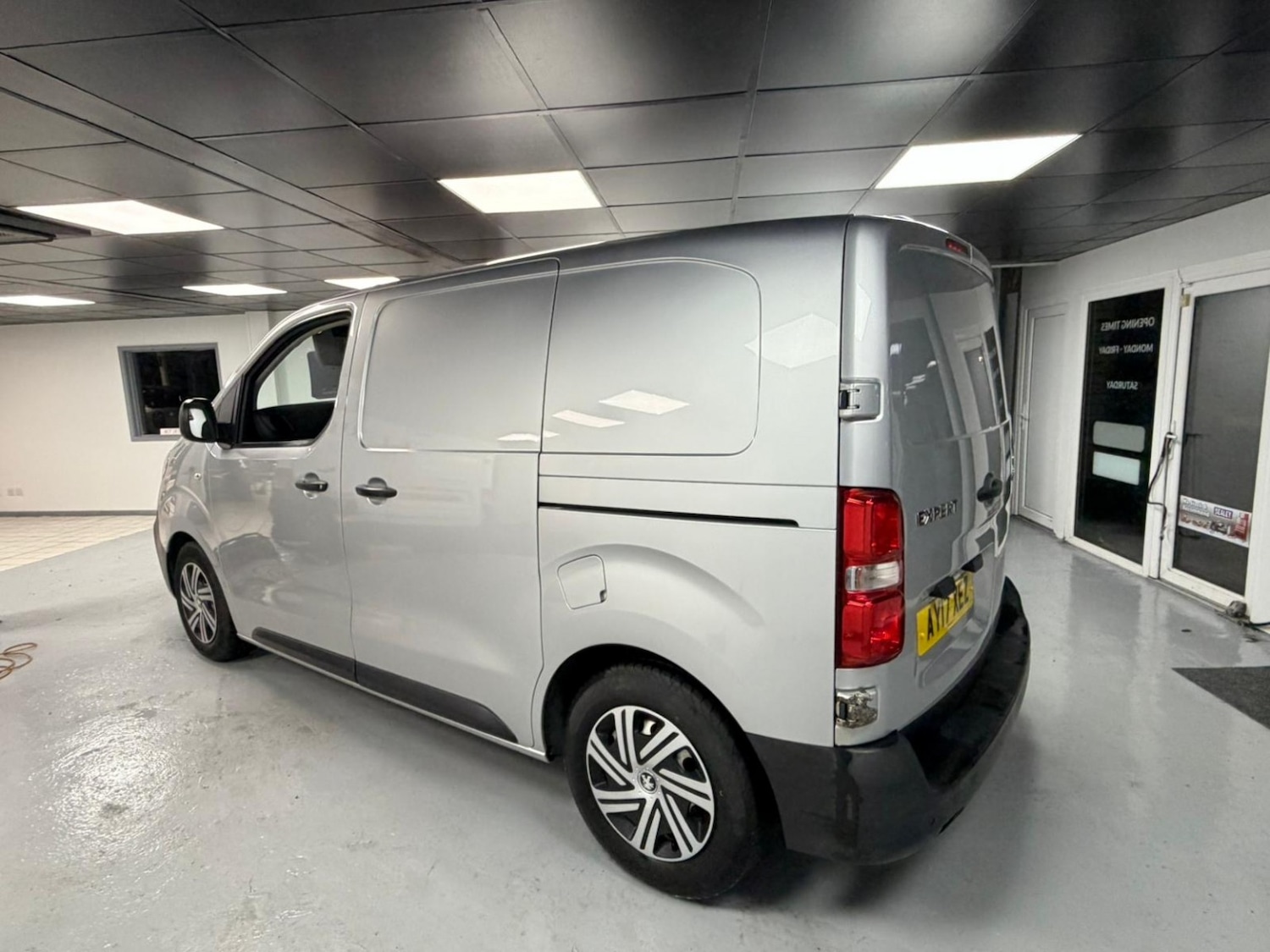 Used Peugeot Expert 2017 for sale - 76974416: Photo 17