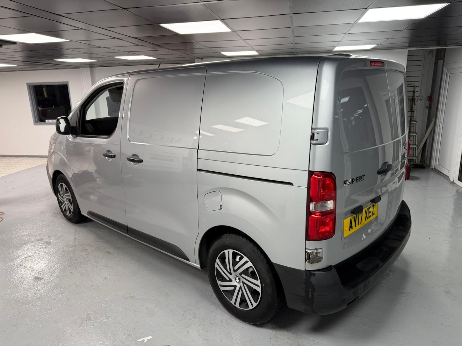 Used Peugeot Expert 2017 for sale - 76974416: Photo 6