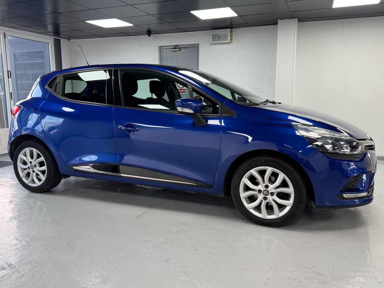 Used Renault Clio 2018 for sale - 77201227: Photo 19