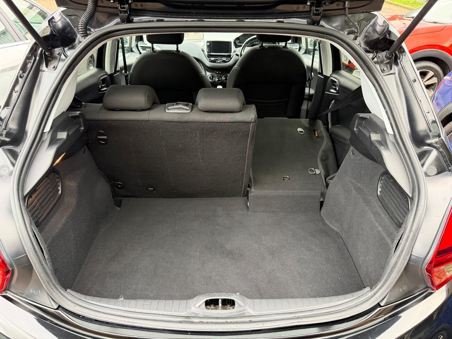 Used Peugeot 208 2018 for sale - 77559344: Photo 17