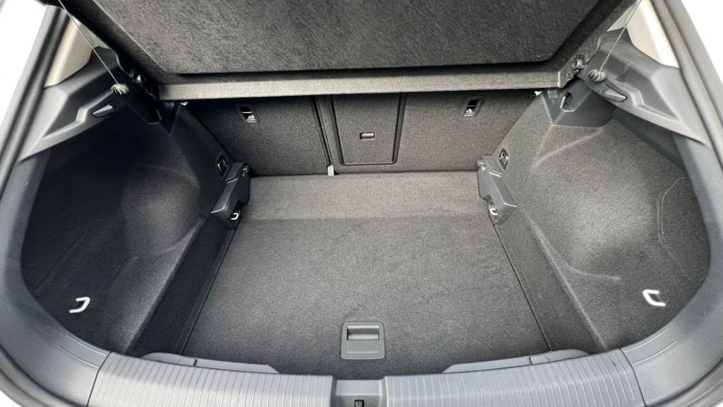 Used Volkswagen T-Roc 2023 for sale - 76751342: Photo 16