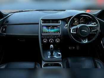 Used Jaguar E-Pace 2019 for sale - 76740366: Photo