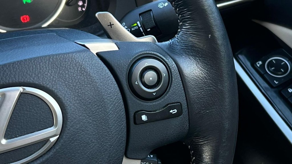 Used Lexus IS 2015 for sale - 76570604: Photo 17