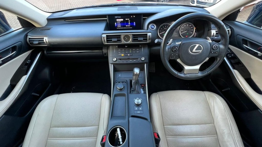 Used Lexus IS 2015 for sale - 76570604: Photo 2