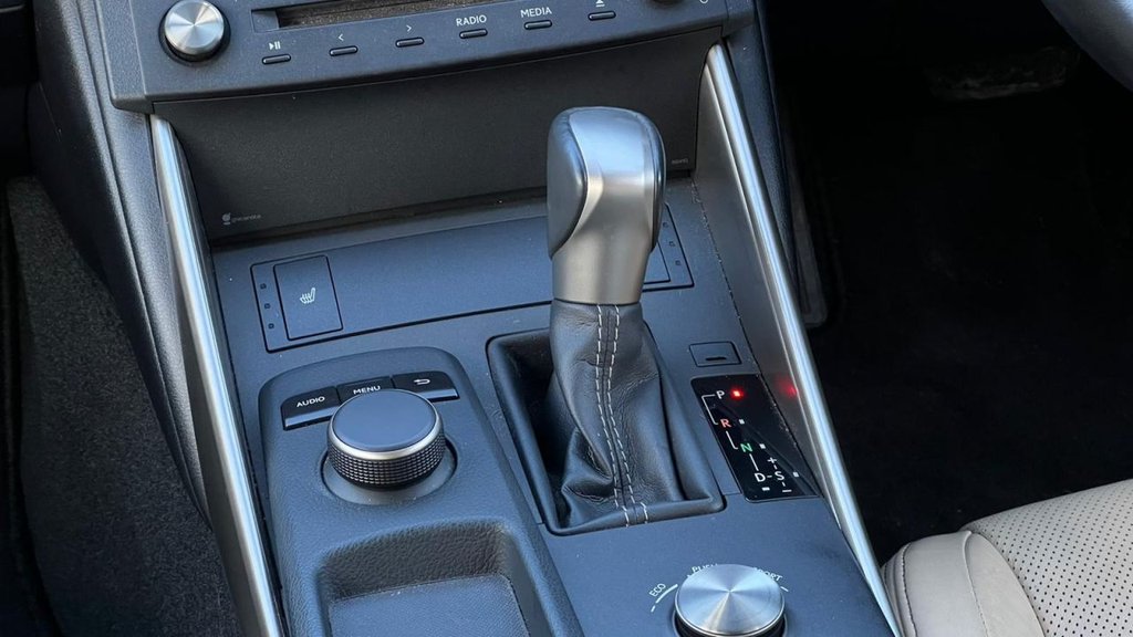 Used Lexus IS 2015 for sale - 76570604: Photo 25