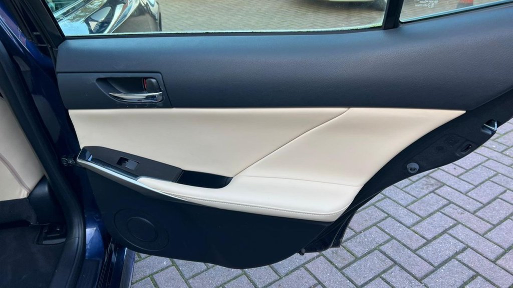 Used Lexus IS 2015 for sale - 76570604: Photo 33