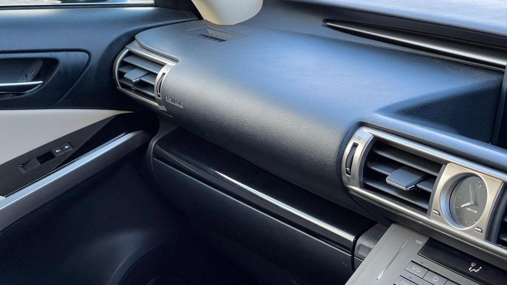 Used Lexus IS 2015 for sale - 76570604: Photo 37