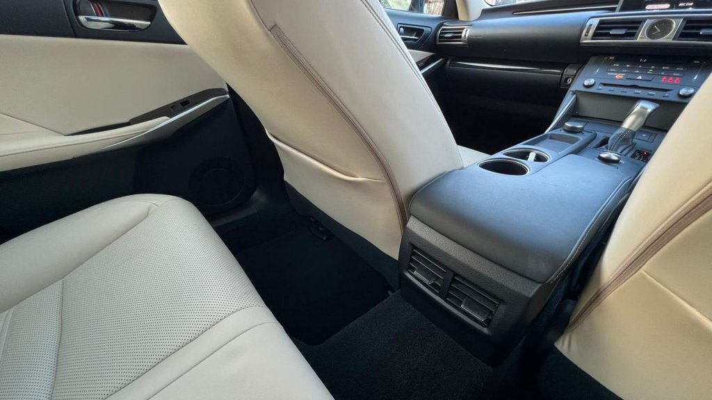 Used Lexus IS 2015 for sale - 76570604: Photo 40